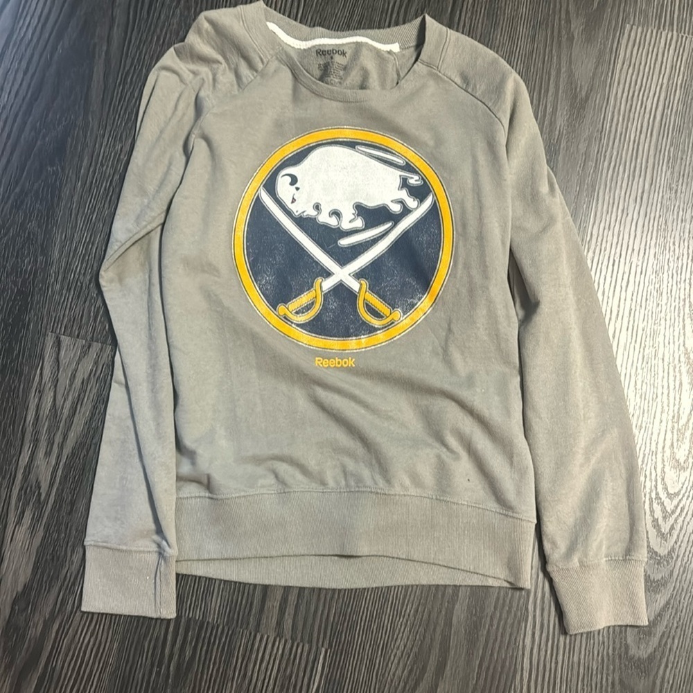 🍍REEBOK CREW NECK BUFFALO SABRES SWEATSHIRT 🍍sz small